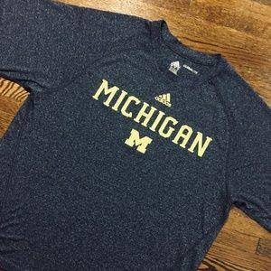 UNIVERSITY OF MICHIGAN ATHLETIC T-SHIRT